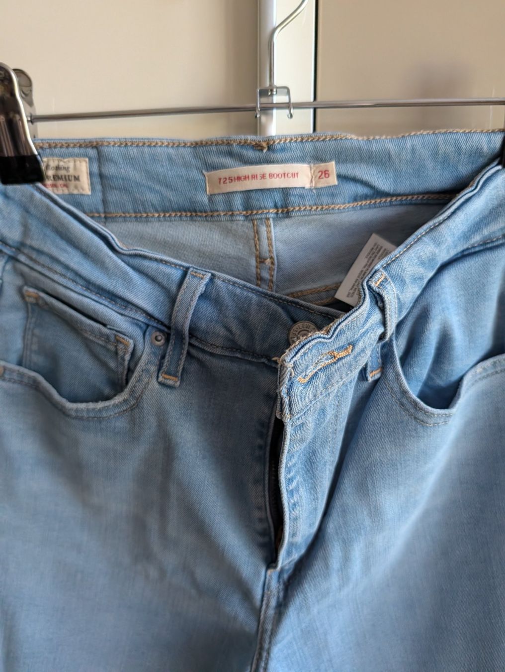 Levi's Jeans: Levis 725 Bootcut hellblau W26 L30 – Gebraucht aus Appenzell von Pontigui2007 1