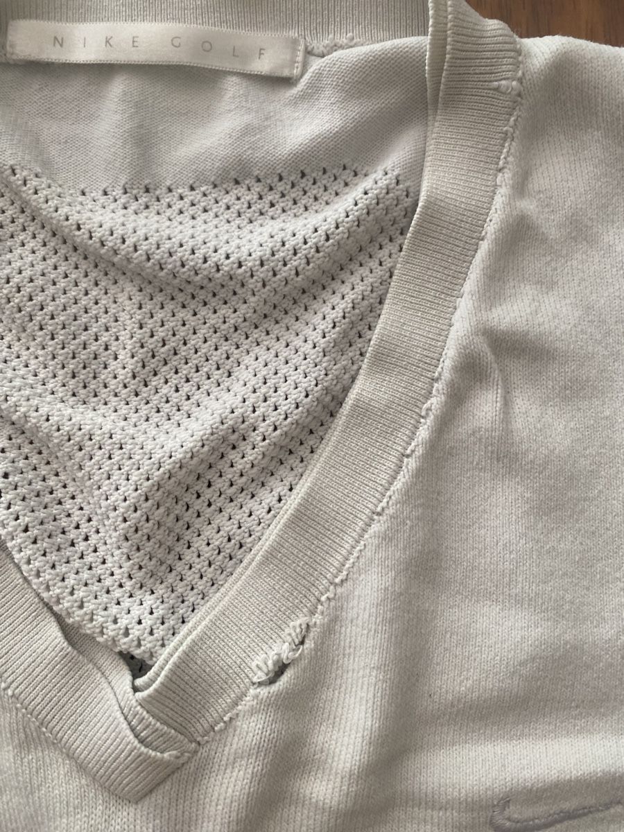 Pullover & Sweatshirts: Nike Weste – Gebraucht aus Holderbank AG von leooo.sie 1