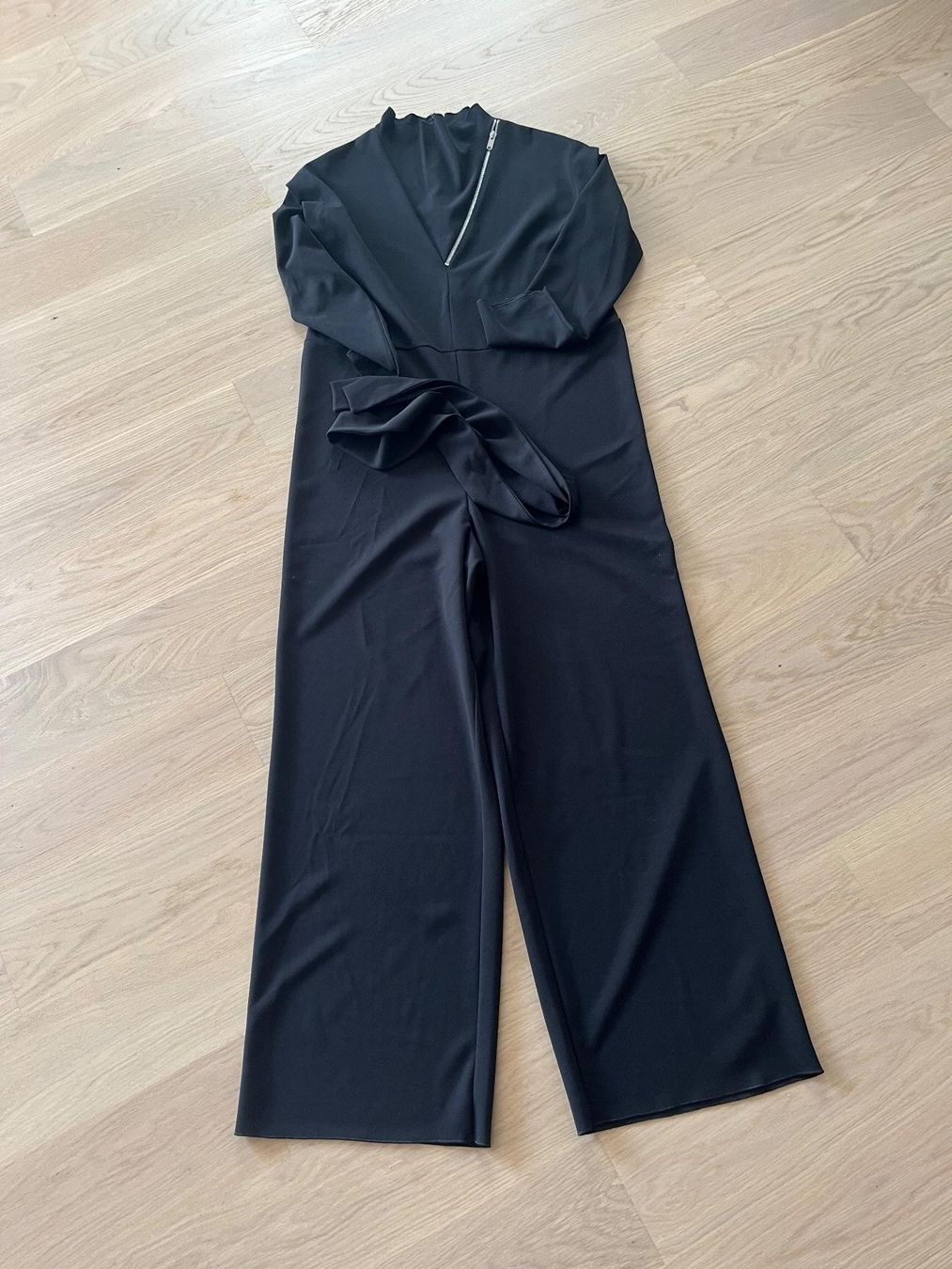 Zara Tute: Zara, Overall, Grösse M – Nuovo (secondo la descrizione) da Bonstetten venduto da Savannah7