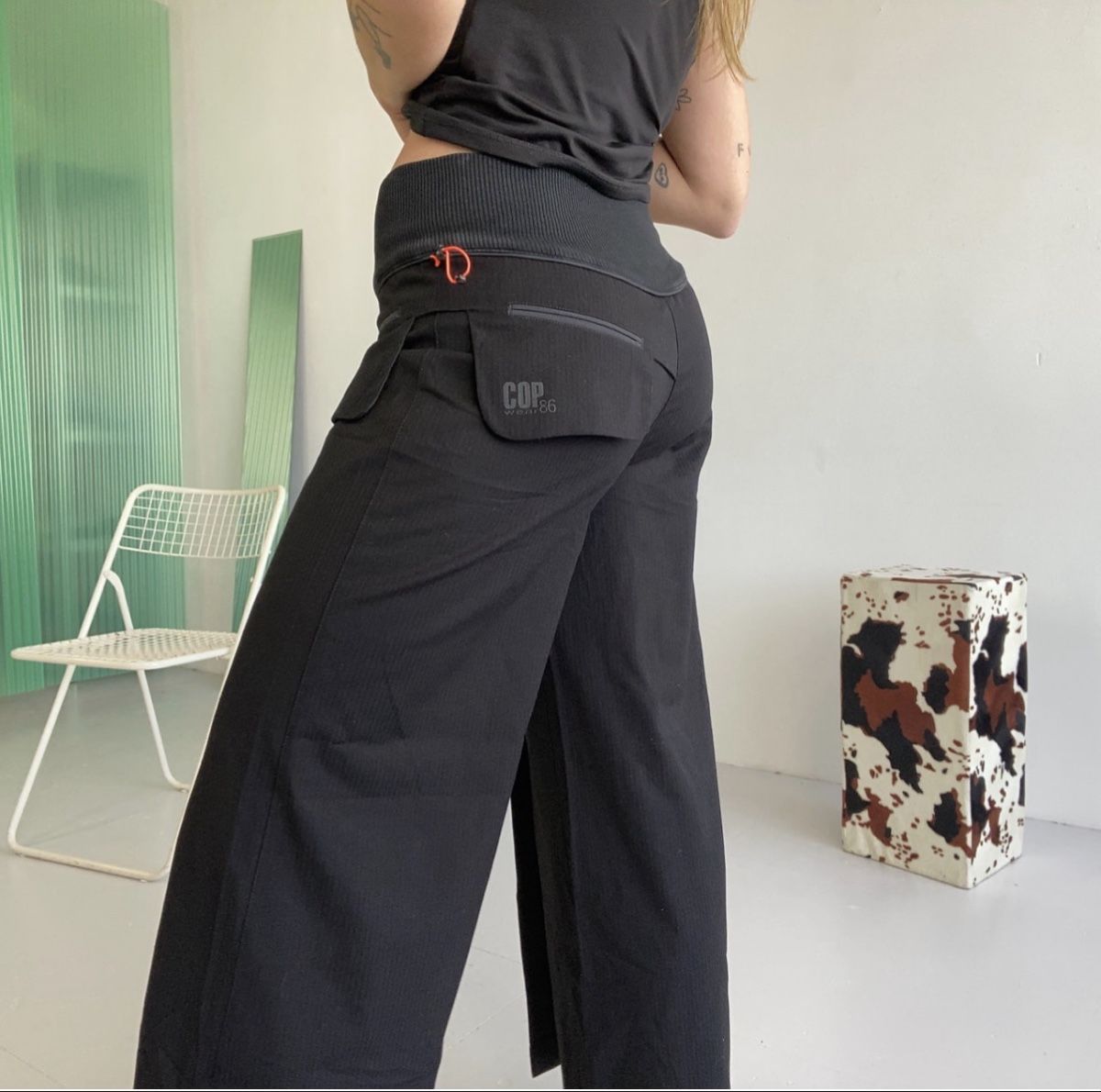 Pantalons: asymmetric cop copine trousers – D'occasion à Buochs par zukkias 1