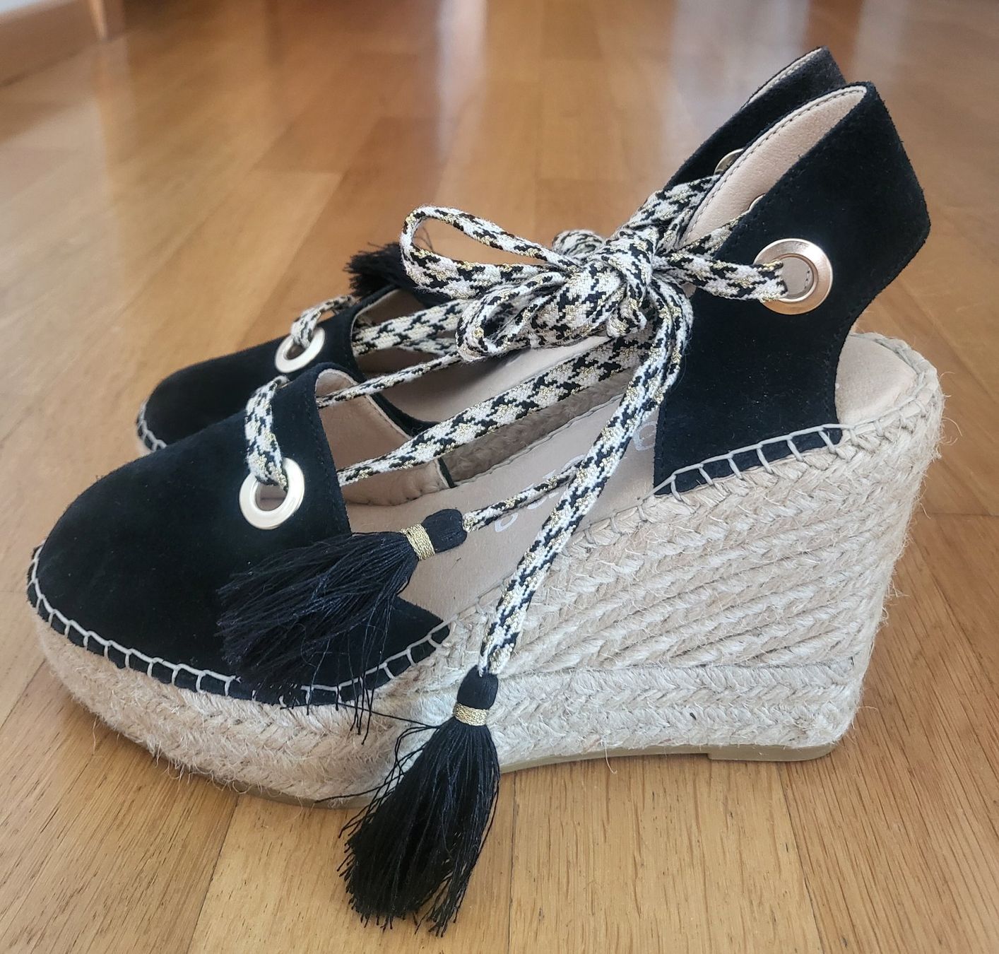Scarpe da donna: Espadrilles compensées Macarena noires taille 39 neuves – Nuovo (secondo la descrizione) da Massagno venduto da car_fj8m 1