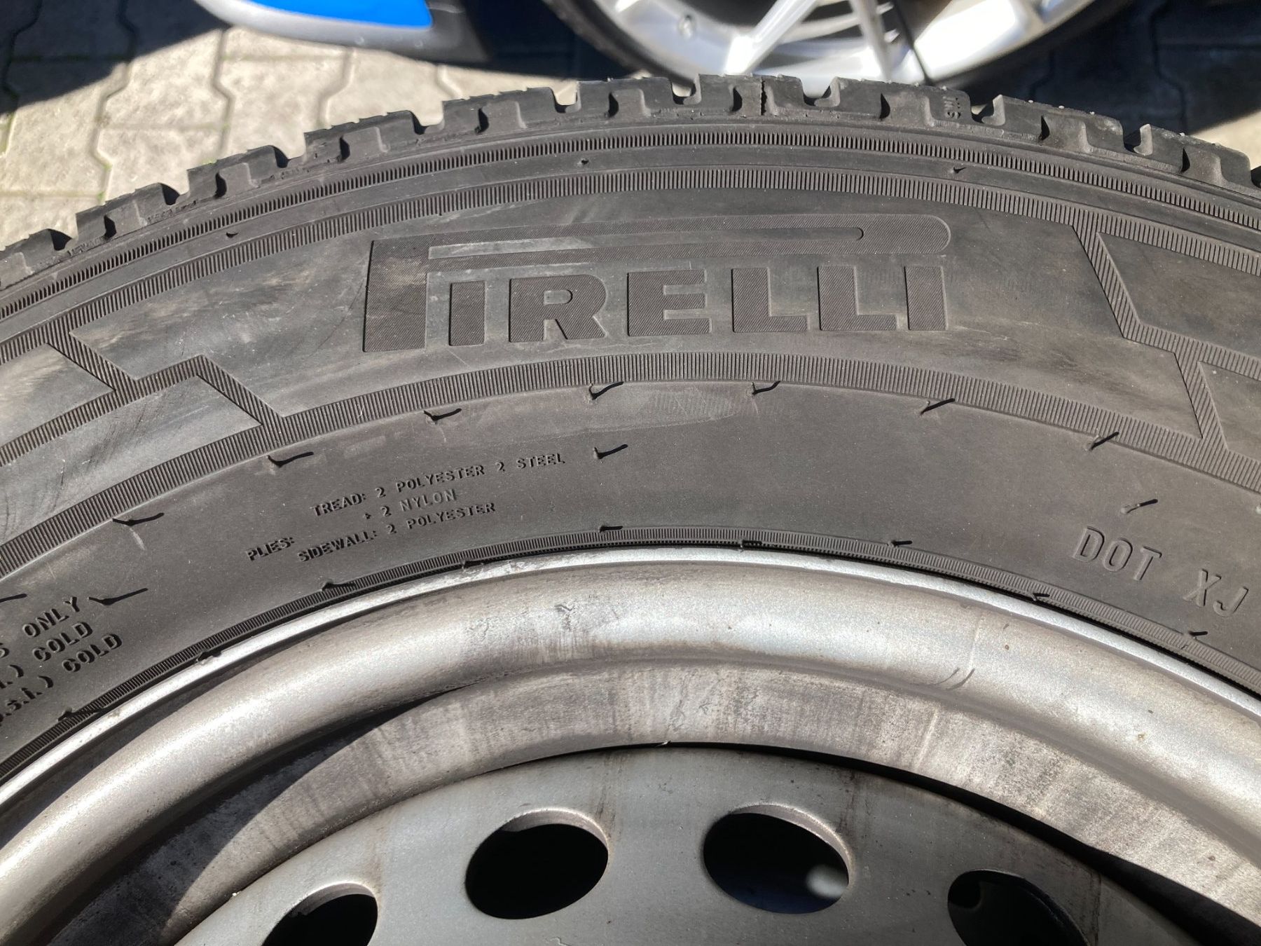 Pirelli Pneumatici & Ruote complete: Iveco Daily Winterräder 225/65R16 – Usato da Cham venduto da WB2223 1