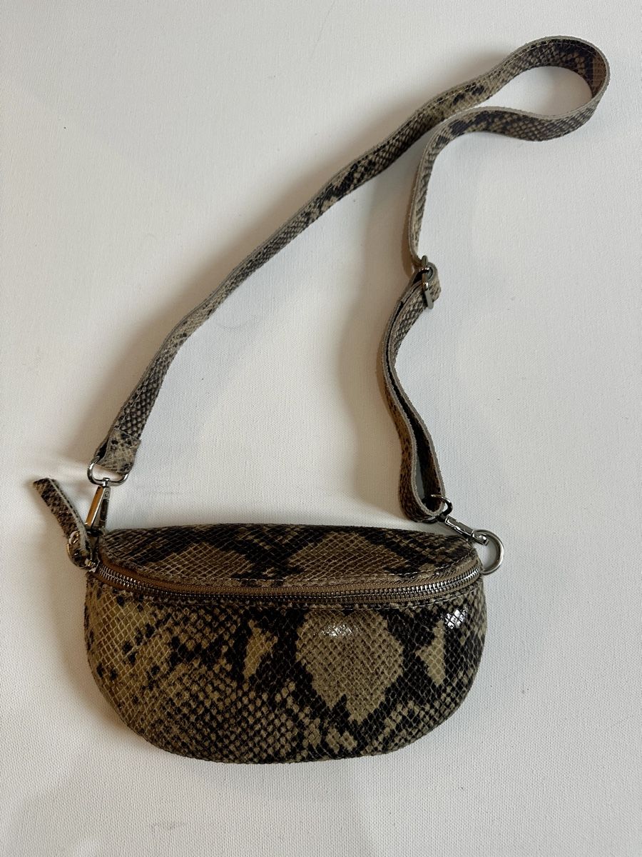 Sacs femmes: Bauchtasche Schlangenoptik – Neuf (Voir description) à Rorschach par car_wbc5