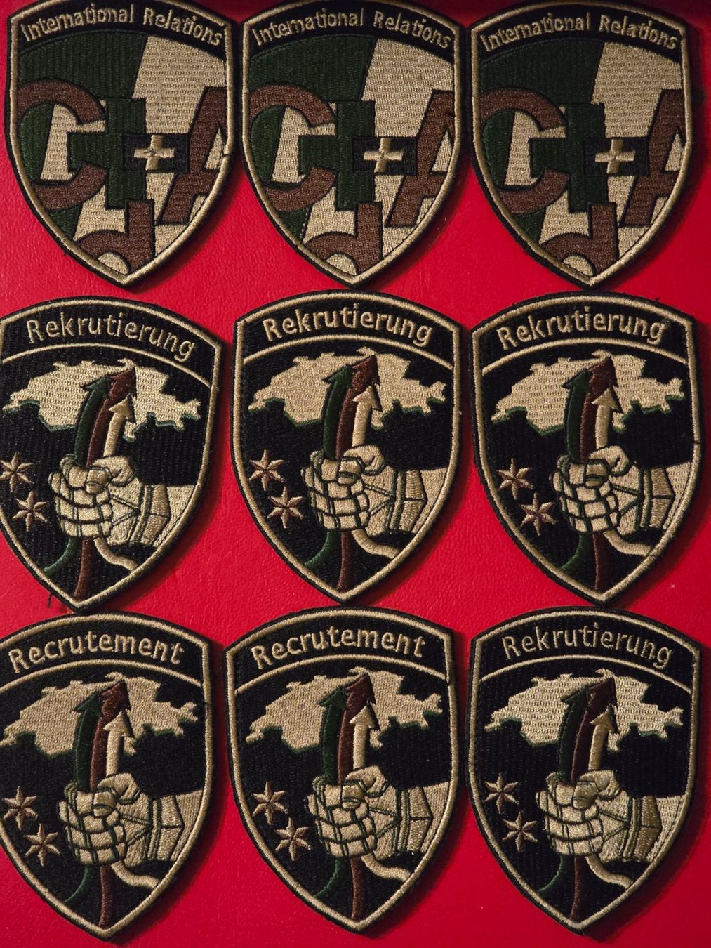 Placchette & Badge: Armée Abzeichen 9x Badges Divers mit Klett neu – Nuovo (secondo la descrizione) da Nyon venduto da freetoys08