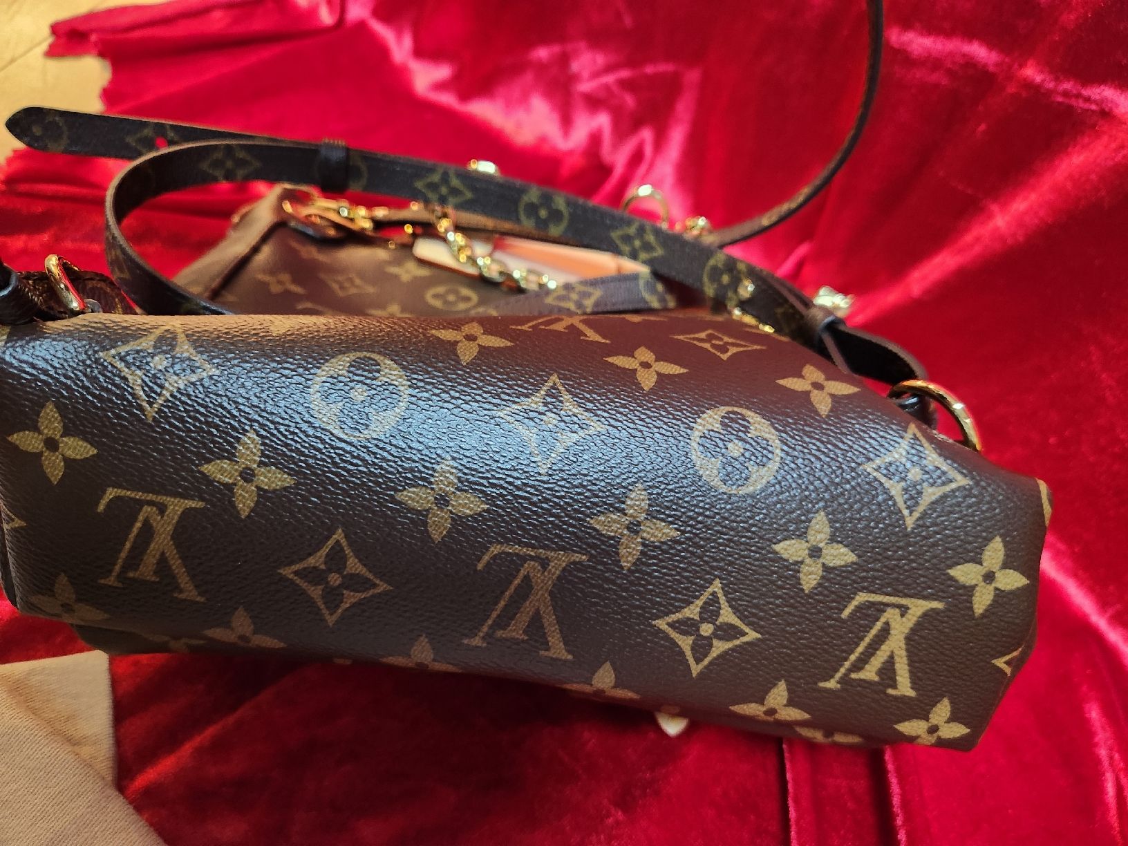 Borse da donna: ✨ LOUIS VUITTON Monogram Excursion PM Backpack – Nuovo (secondo la descrizione) da Thun venduto da ken2009 3