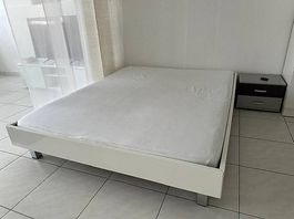 Bett mit Doppellattenrost - Kopfteilverstellbar