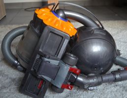Dyson DC33C Staubsauger aspirateur / Rotationsbürste