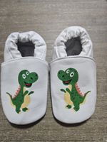 Süsse Kinder-Finken mit Dino-Motiv, Grösse 24