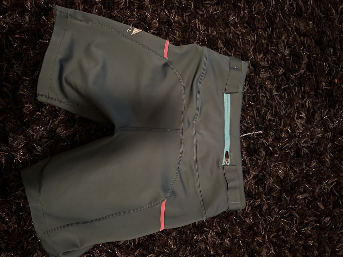 Nike Pantaloni: Short Nike Trail Epic Luxe Bleu – Nuovo (secondo la descrizione) da Bulle venduto da Miriammf_6 1