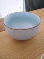 Frühstücksschalen in blau mit braunem Rand