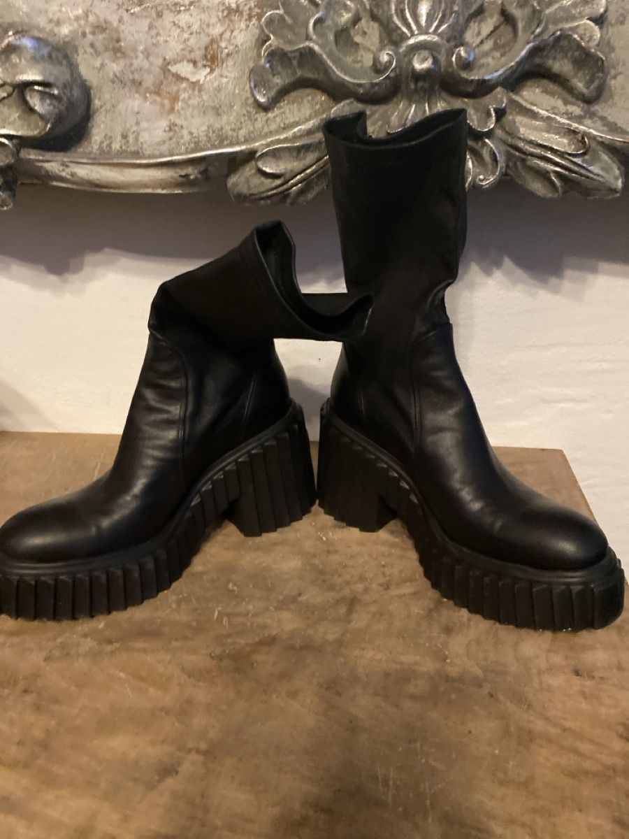 AGL Scarpe da donna: AGL Stiefel neuwertig – Nuovo (secondo la descrizione) da Rorschach venduto da lvi_p29s 4