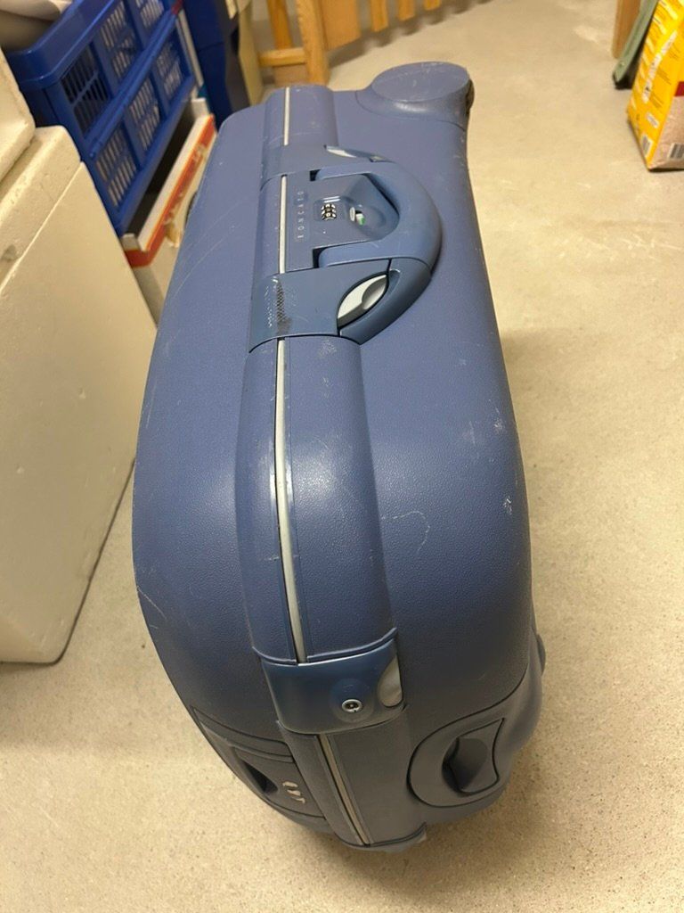 Valises de voyage: blauer Schalen-Rollkoffer – D'occasion à Bubikon par dialabarla 1
