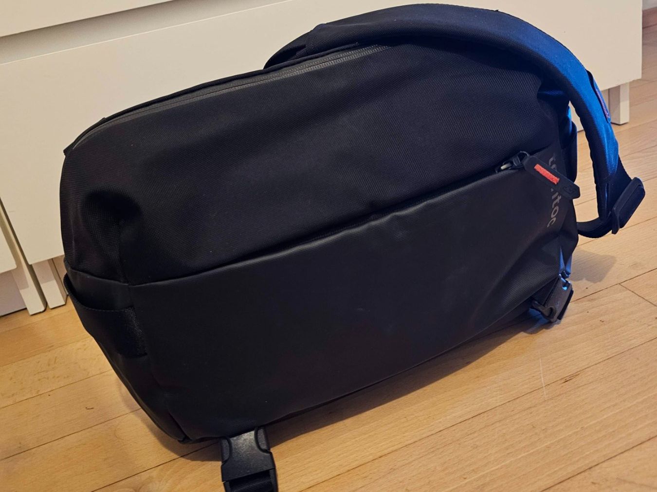 Taschen: Schultertasche Tomtoc – Gebraucht aus Basel von RSi_7lb6 1