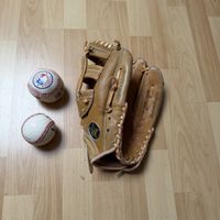 Baseball Handschuh links und 2 Bälle,Leder custom crafted
