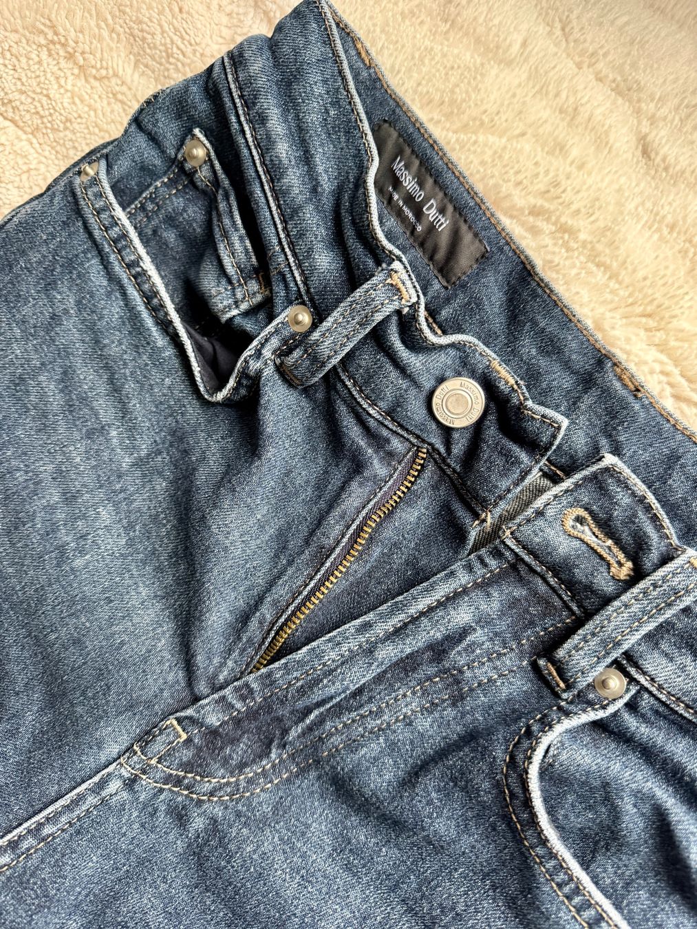 Massimo Dutti Jeans: Jeans von Massimo Dutt – Nuovo (secondo la descrizione) da St.Gallen venduto da emm_9ydh 1