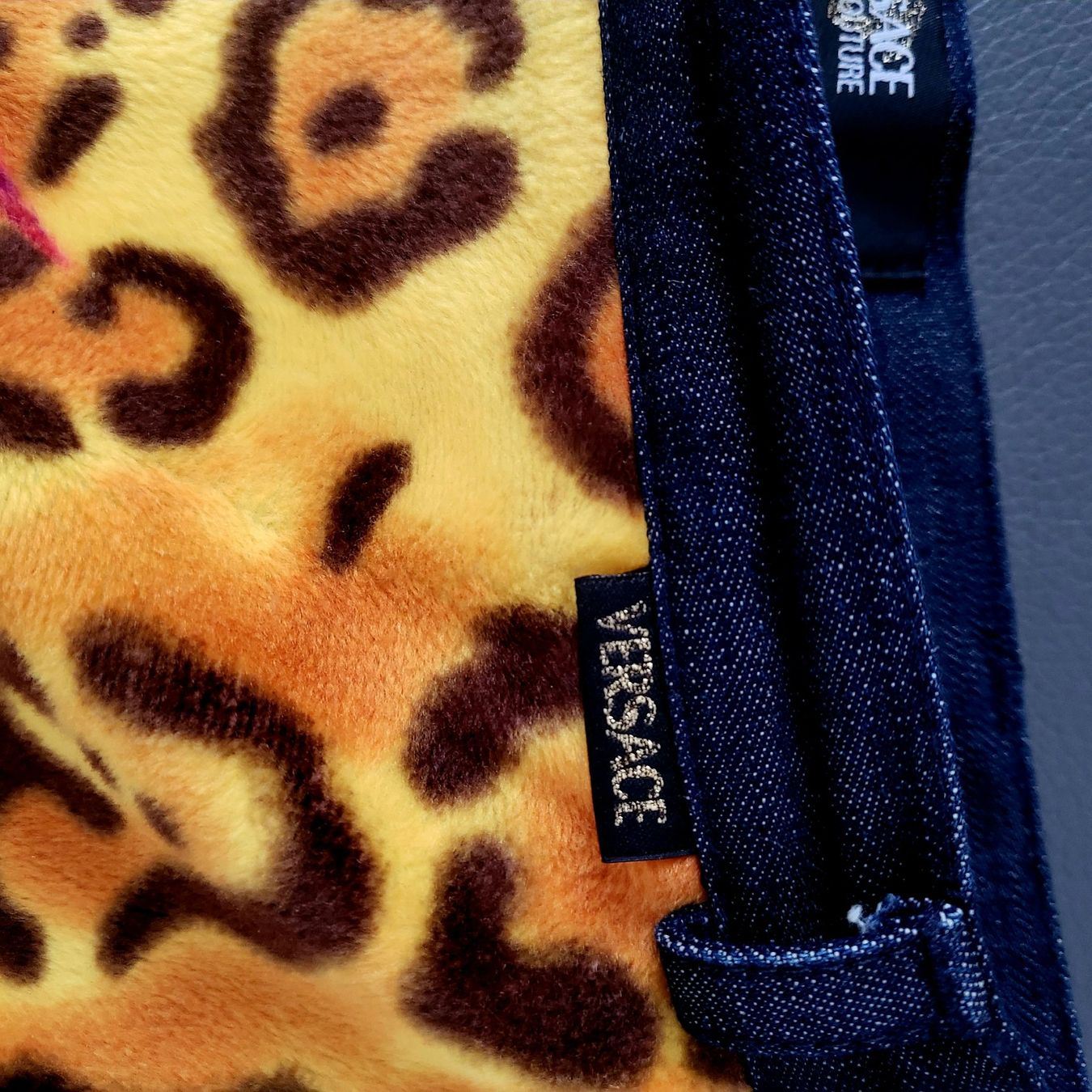 Versace Completi & Tailleur: Ensemble veste et jupe Versace Jeans Couture. – Usato da Neuchâtel venduto da wikit 6