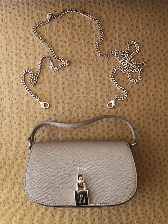 Furla–Mini sac bandouliere greige, cuir grainé, jamais porté