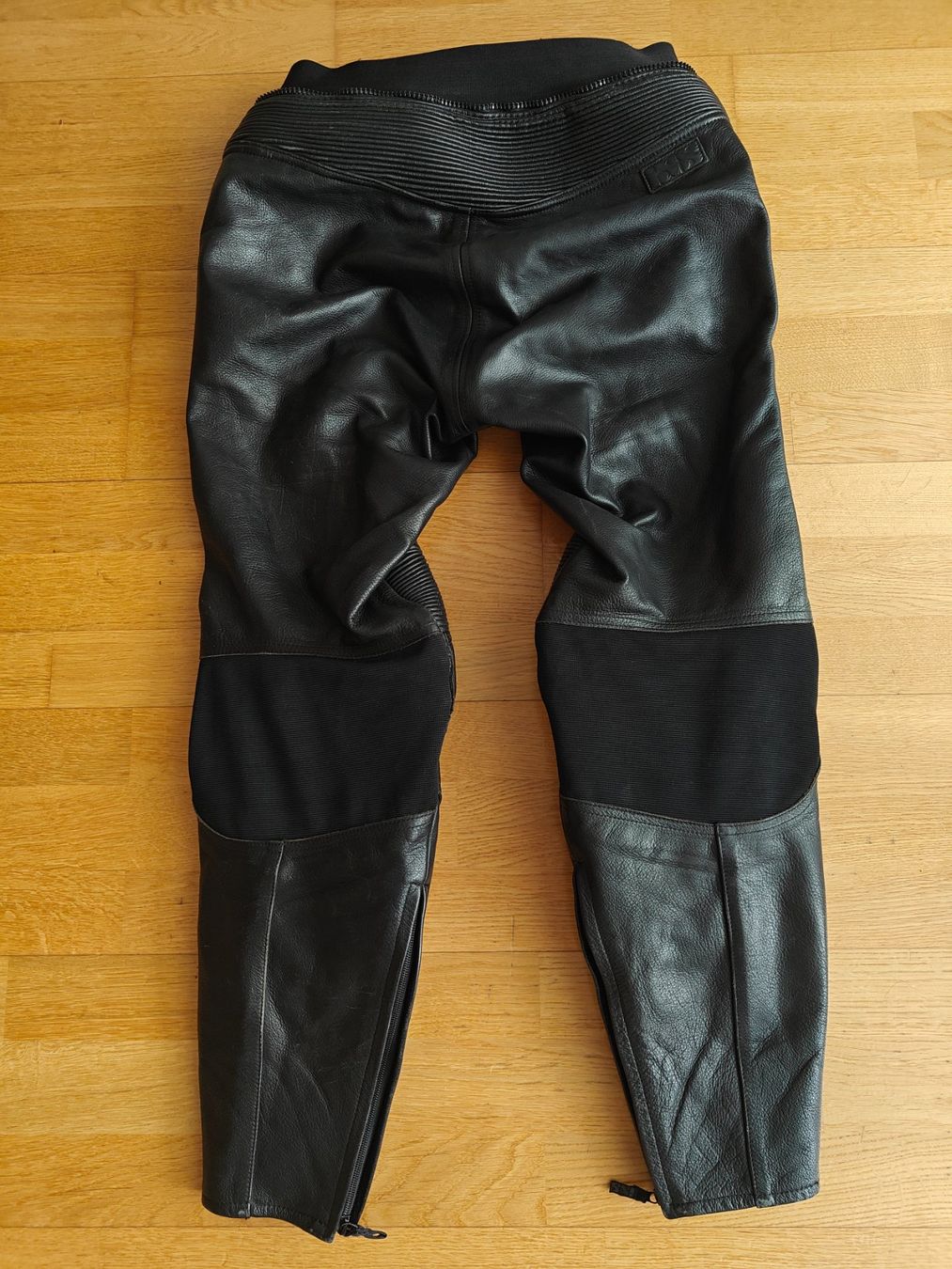 IXS Hosen: IXS Motorrad Lederhose Gr. 54 – Gebraucht aus Basel von Tiger16 1
