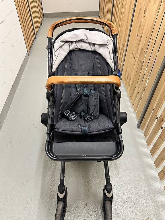 Kinderwagen: Kinderwagen Marke Joolz – Gebraucht aus Laax GR von InKrisEnd23