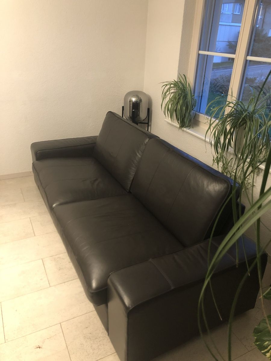 Ikea Divani: Ikea Kivik 3er Ledersofa dunkelbraun – Usato da Bussnang venduto da __Geronimo__ 1