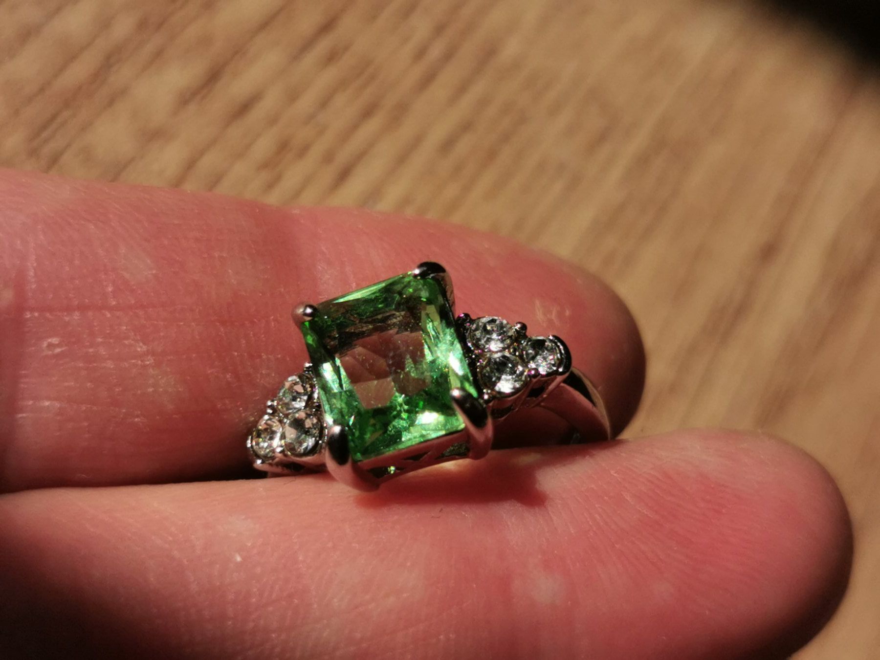 Anelli: Damen Ring mit Grün Zirkone. – Nuovo (secondo la descrizione) da Schlieren venduto da vlalif 8