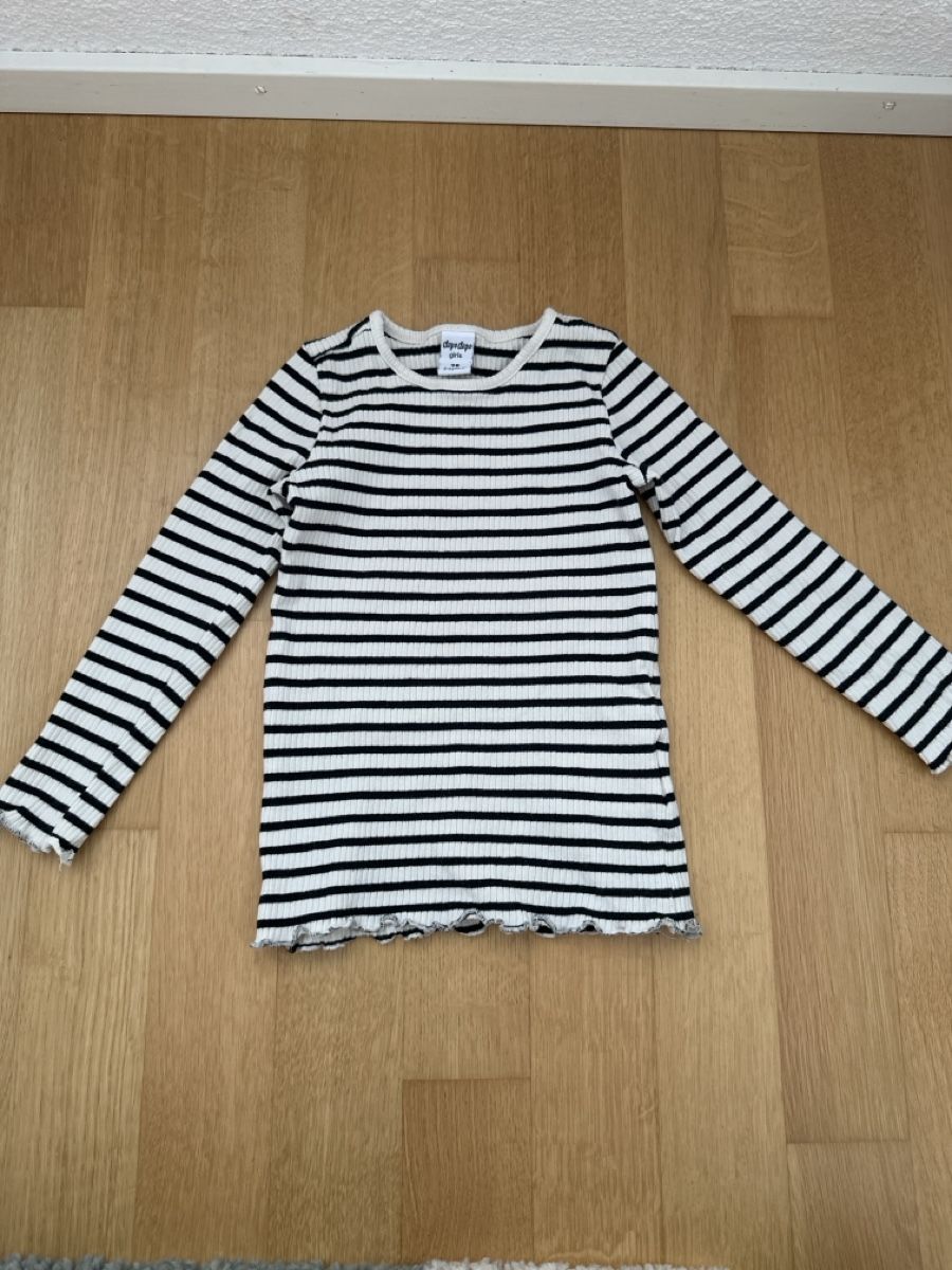 Ensembles coordonnés: Dünne Pullover 98/104 eher 104 – D'occasion à Emmen par meh_xd8c 4