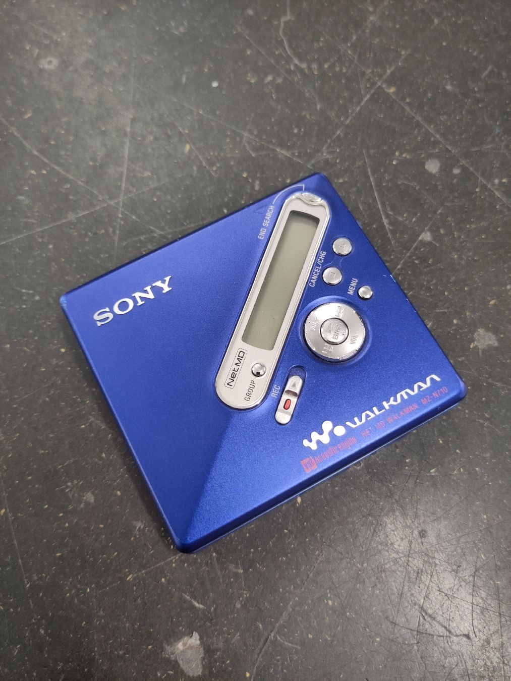 Sony Lettore multimediale portatile: Sony Walkmann MZ-N710 – Difettoso da Pratteln venduto da Cartonsducoeur_bl