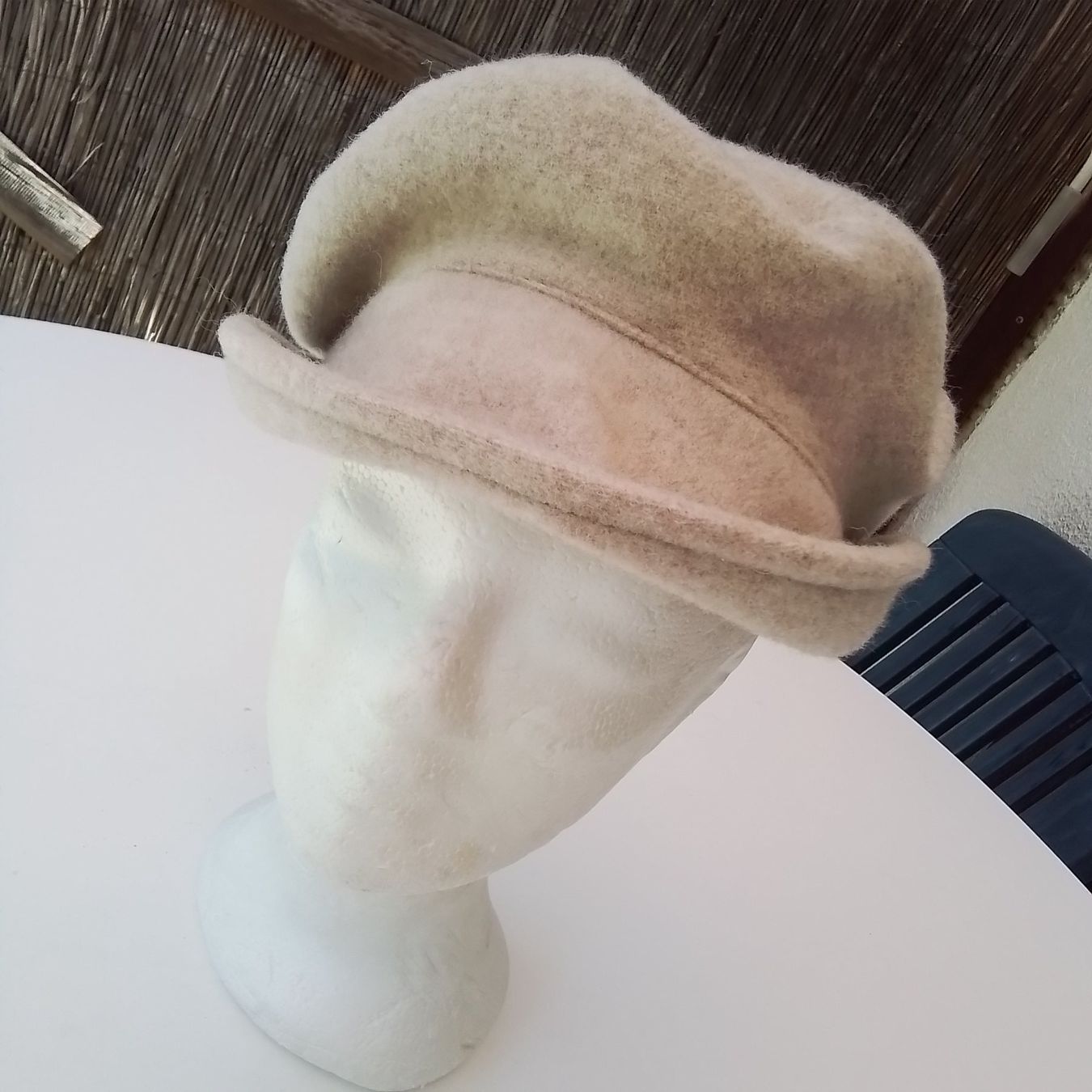 Hüte, Mützen & Caps: elegante Damen Mütze – Gebraucht aus Oberurnen von DVDL