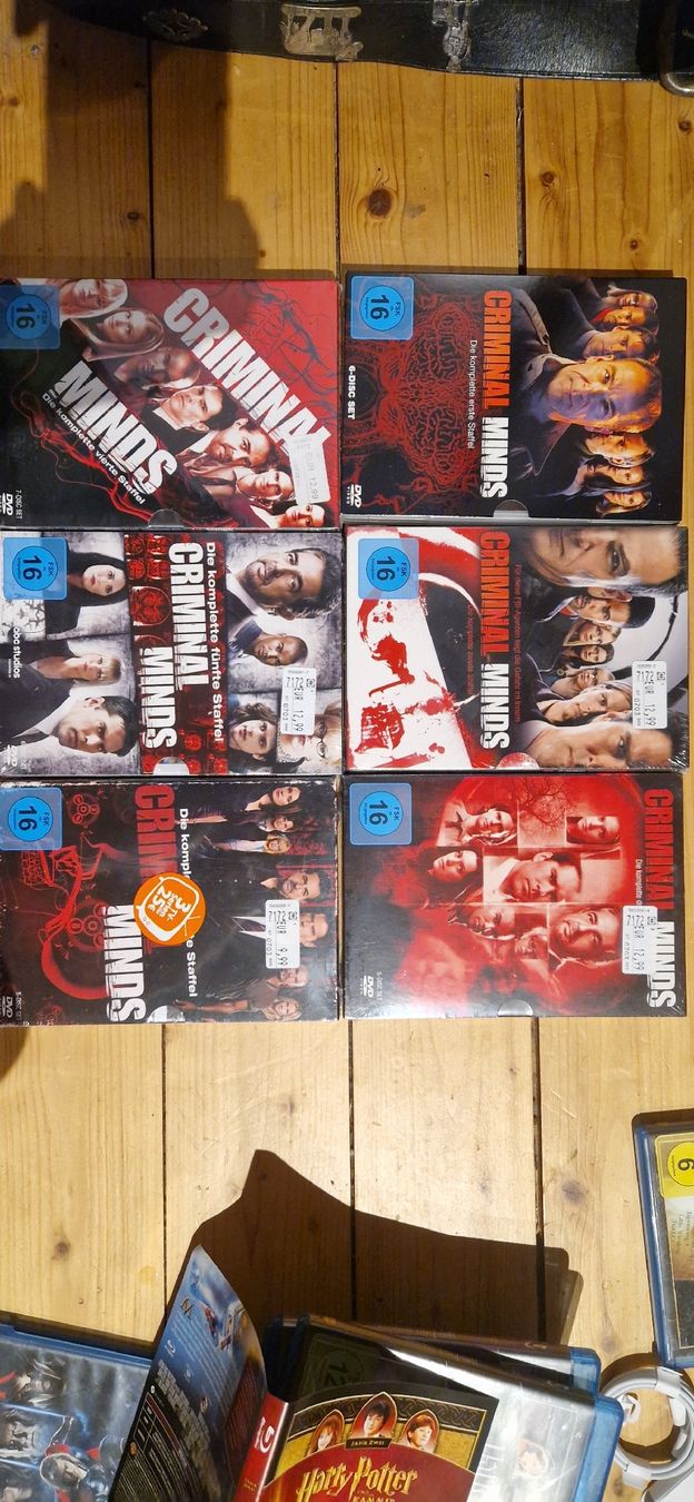 Tutti i DVDs: CRIMINAL MINDS – Nuovo e nell'imballaggio originale da Lengwil venduto da Beni-der-1