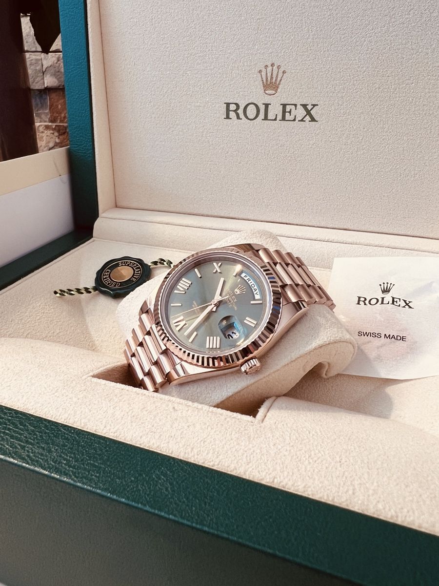 Rolex Orologi: Rolex Day Date Roségold Olivgrün – Nuovo e nell'imballaggio originale da Biel-Bienne venduto da fer_7gy5