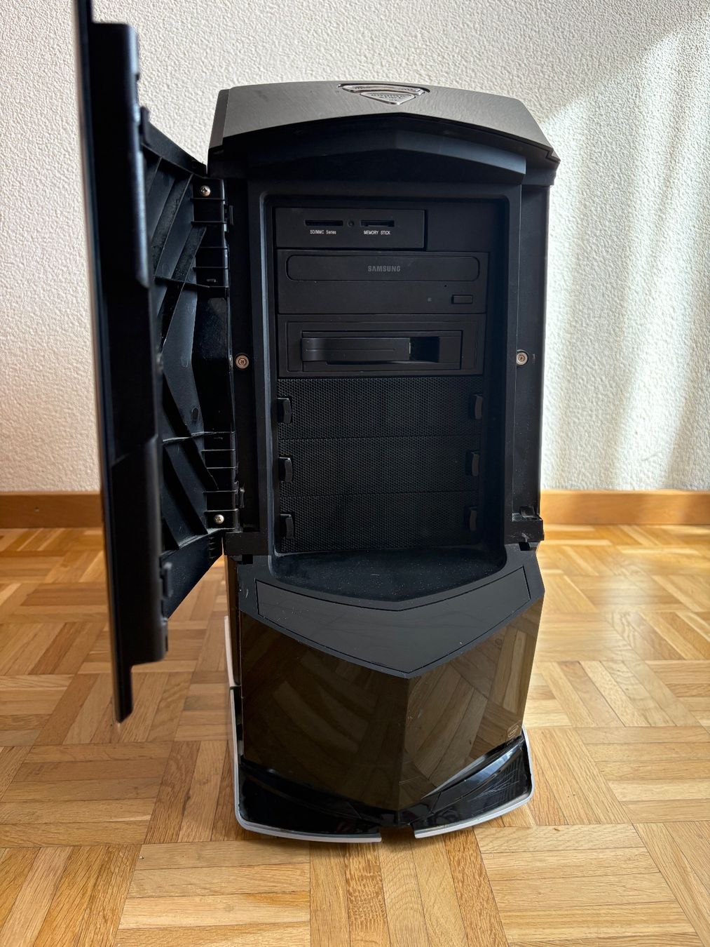 Medion PCs: Medion Erazer PC MT20 – Gebraucht aus Uster von Vombinator 2