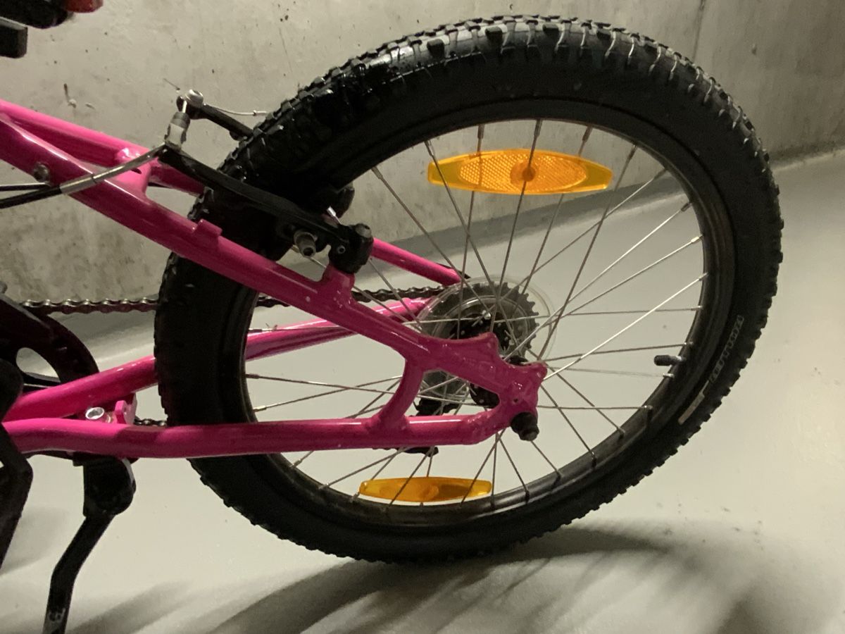 Specialized Biciclette: Fahrrad, SPECIALIZED, Mädchen, PINK! – Usato da Stäfa venduto da sylla73 2
