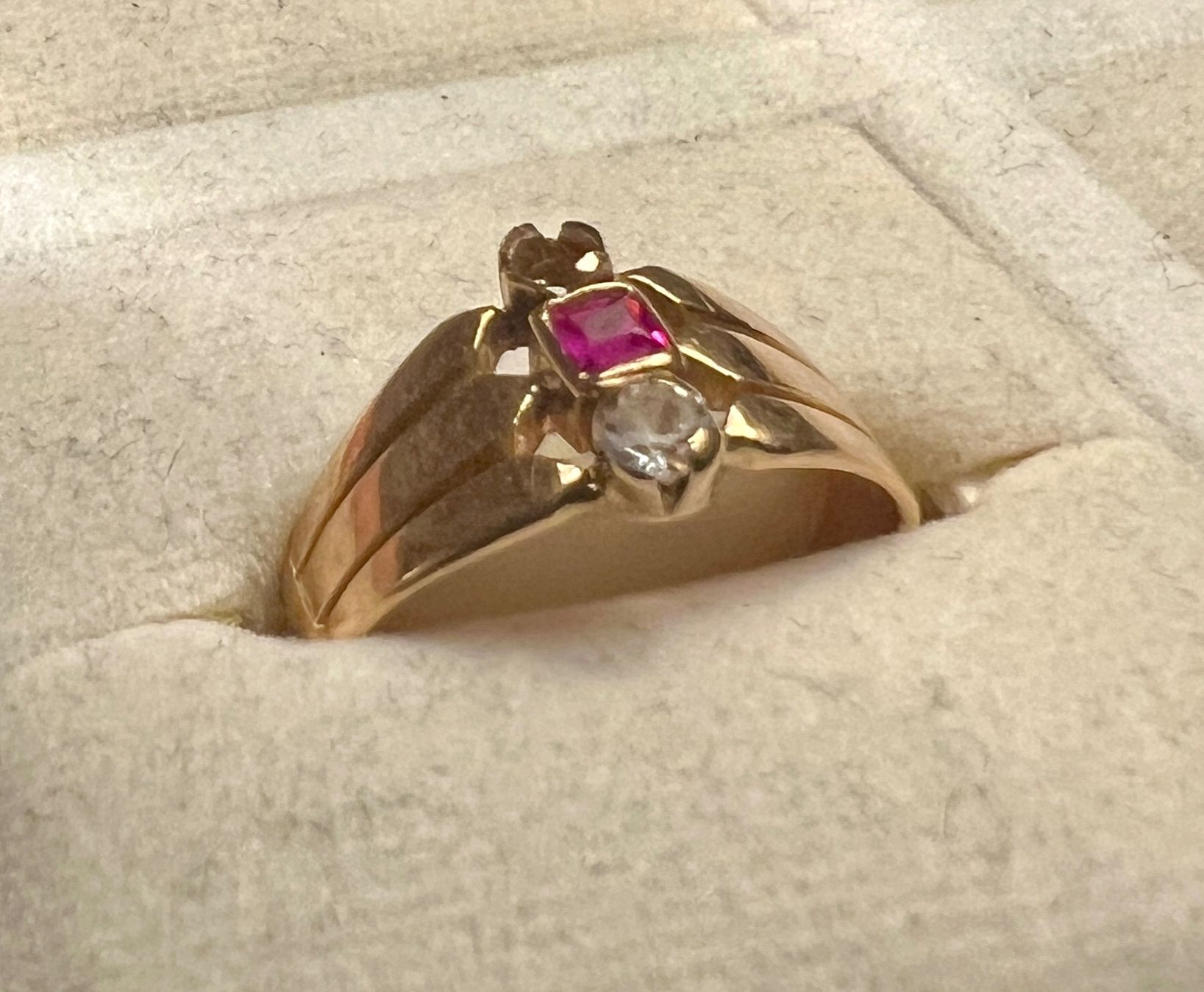 Bagues: Gold-Ring 18 K mit Glassteinen – D'occasion à Chur par Penting1935 1