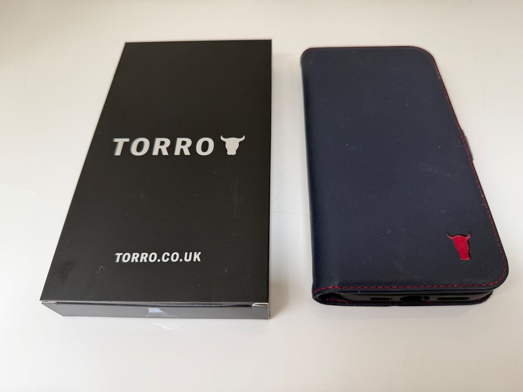 Apple Cover & Protezioni schermo: Leder Cover Schutzhülle iPhone 15 Plus – Usato da Kaltbrunn venduto da SwissLake02