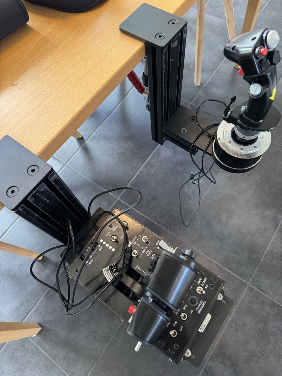 Thrustmaster Controller: Thrustmaster Joystick Hotas Warthog with Desk Mount  – Nuovo (secondo la descrizione) da Epalinges venduto da wil_f 6