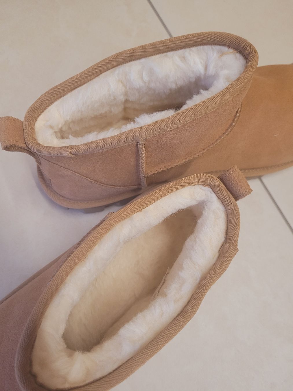 Ugg Damenschuhe: UGG CLASSIC ULTRA MINI – Neu und originalverpackt aus Niederbipp von Tati_La 2
