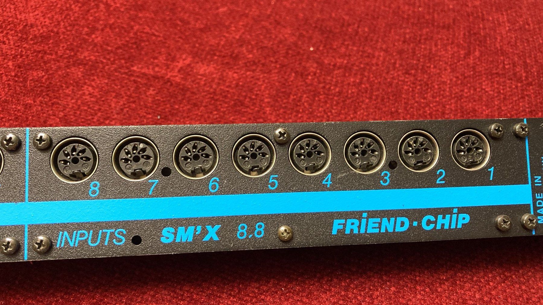 Strumenti musicali: Interface Friend-Chip SM'X 8.8 MIDI Patch Bay – Usato da Dietikon venduto da Rima57 6