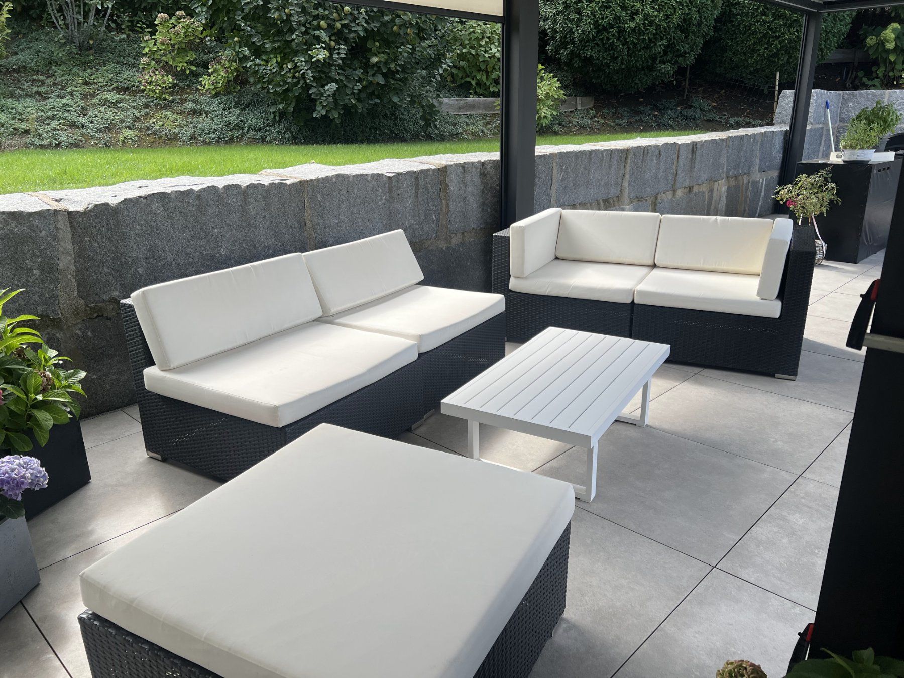 Divani: Gartenlounge mit Tisch – Usato da Döttingen venduto da Souflix 3