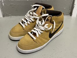 Nike Sneaker Mid Herren Gr. 44 Wildleder Schuhe Top!