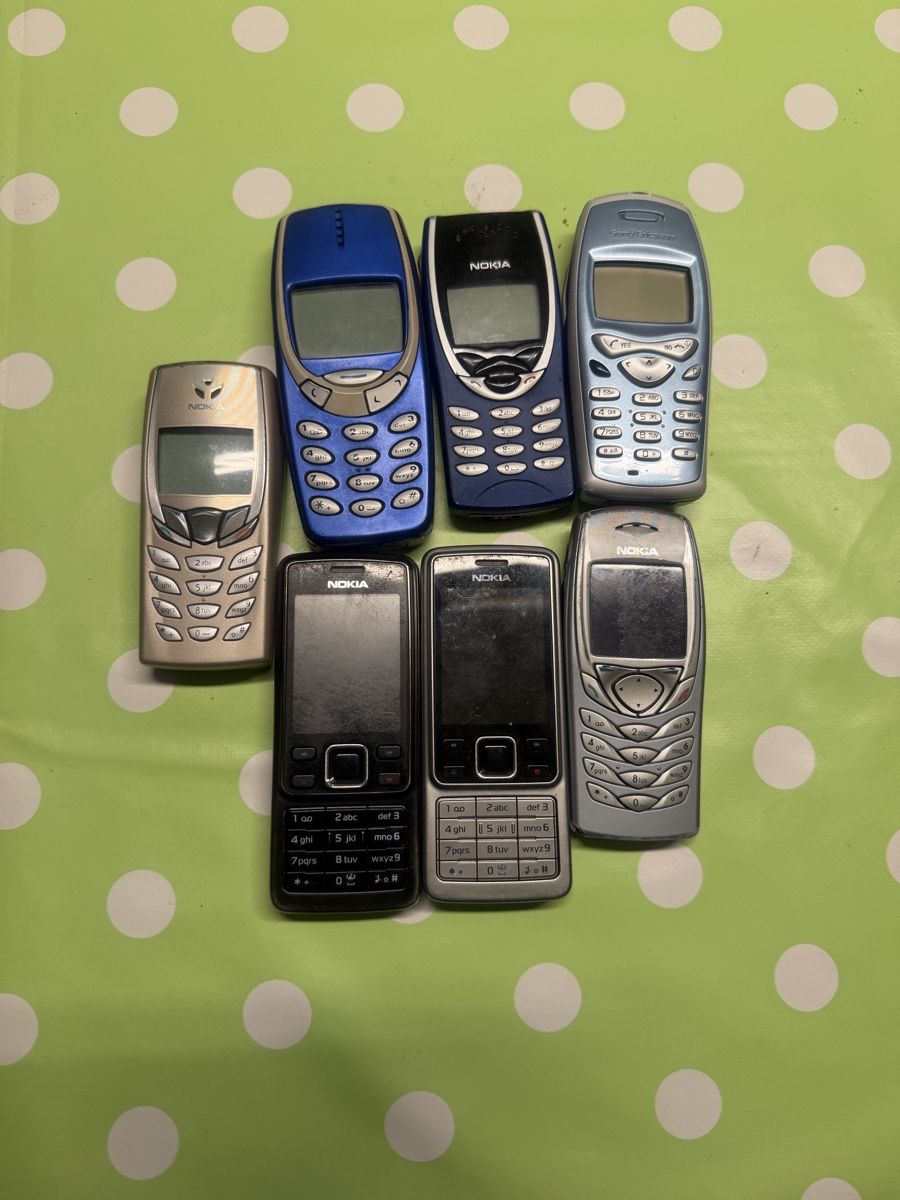 Telefoni cellulari / Smartphones: Verschiedene Handys – Difettoso da Regensdorf venduto da mex5145