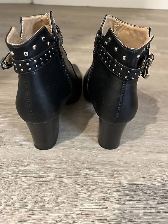 Scarpe da donna: Stiefeletten – Usato da Schwerzenbach venduto da nic_zt5r 2