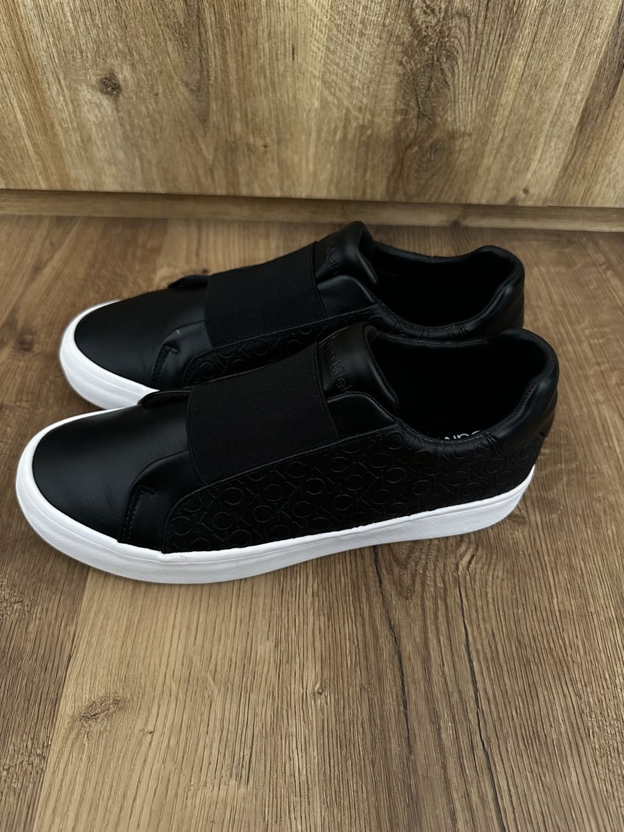Calvin Klein Chaussures femmes: Slip on Black  – D'occasion à Visp par inf_7cg2