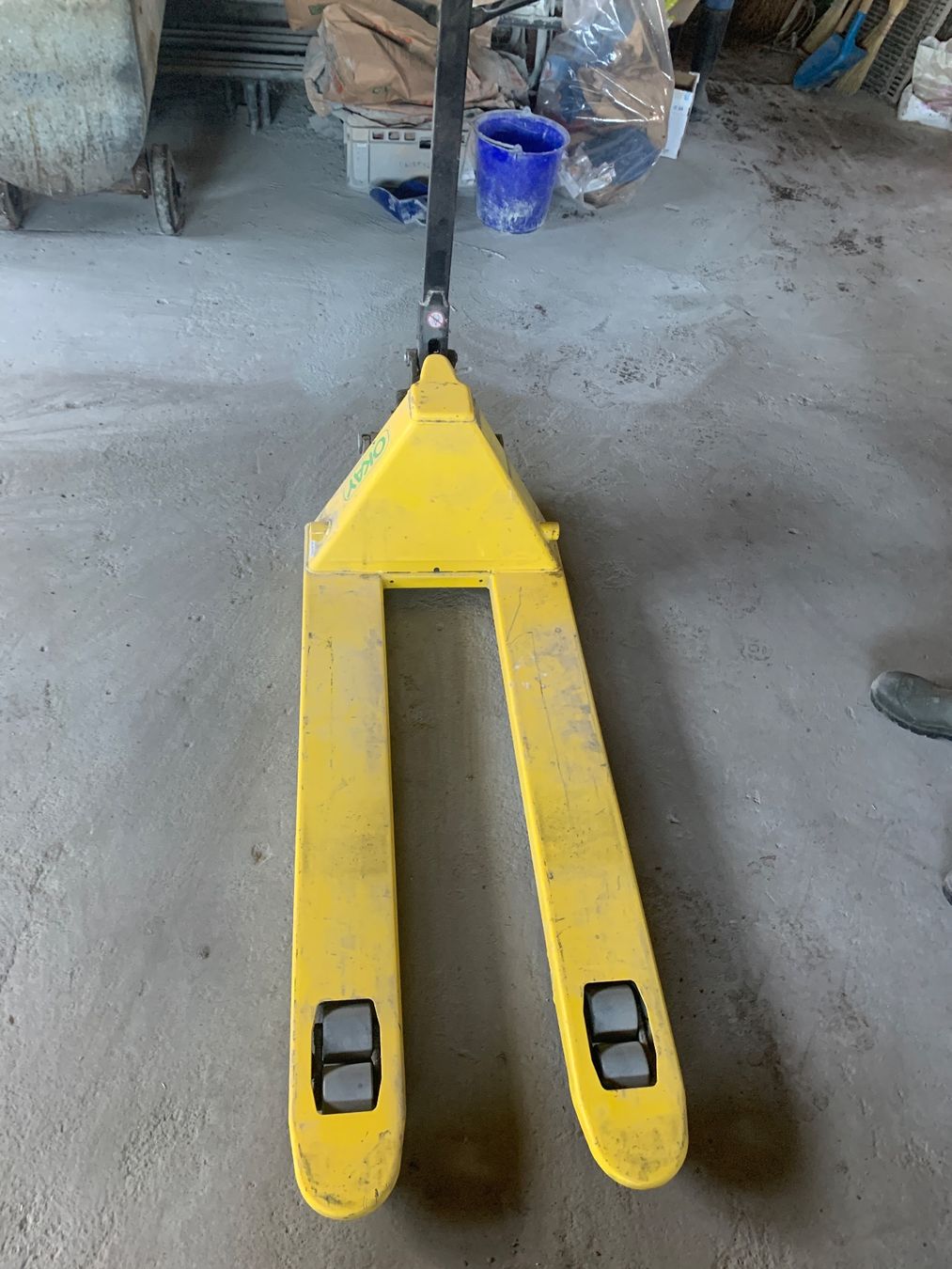 Pallets: Verkaufe hier noch ein Palettrollie – Usato da Hauptwil venduto da mar_d78v