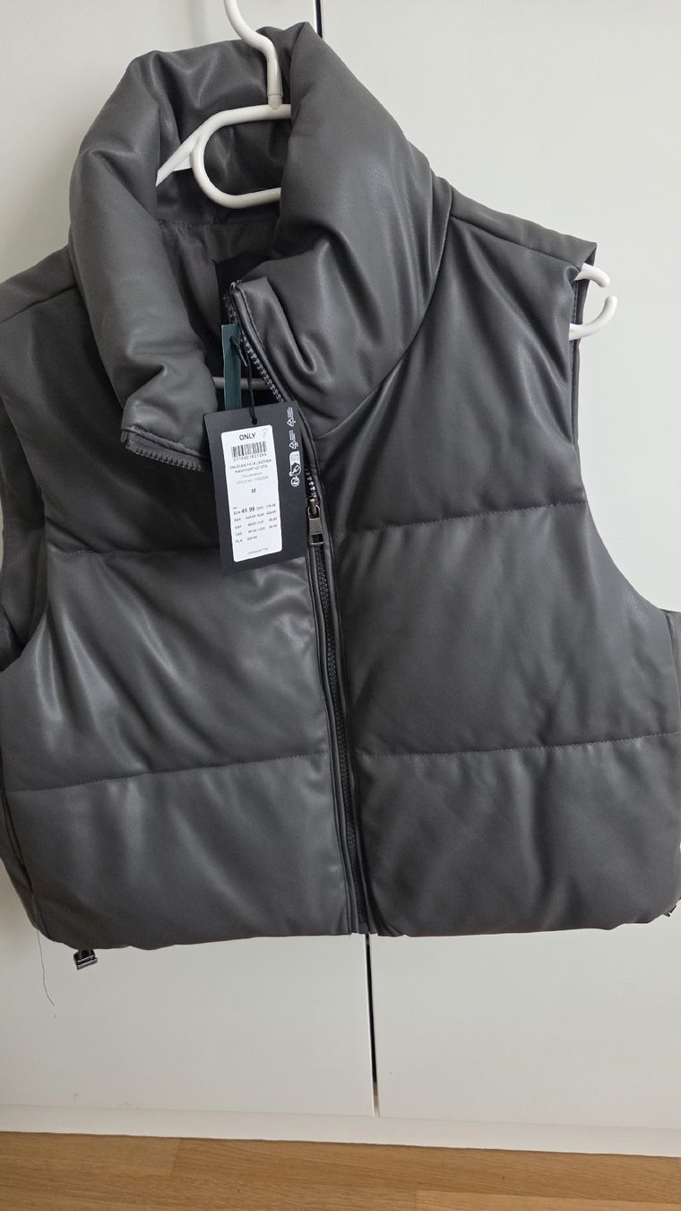 Only Camicette: Damenweste-Neu;ONLY  – Nuovo e nell'imballaggio originale da Gossau SG venduto da sar_7vt5