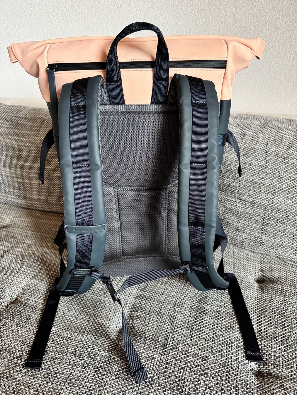 Kapten & Son Zaini: Rucksack Kapten & Son Helsinki Navy Blush – Usato da Gommiswald venduto da Aloha.Spirit 1