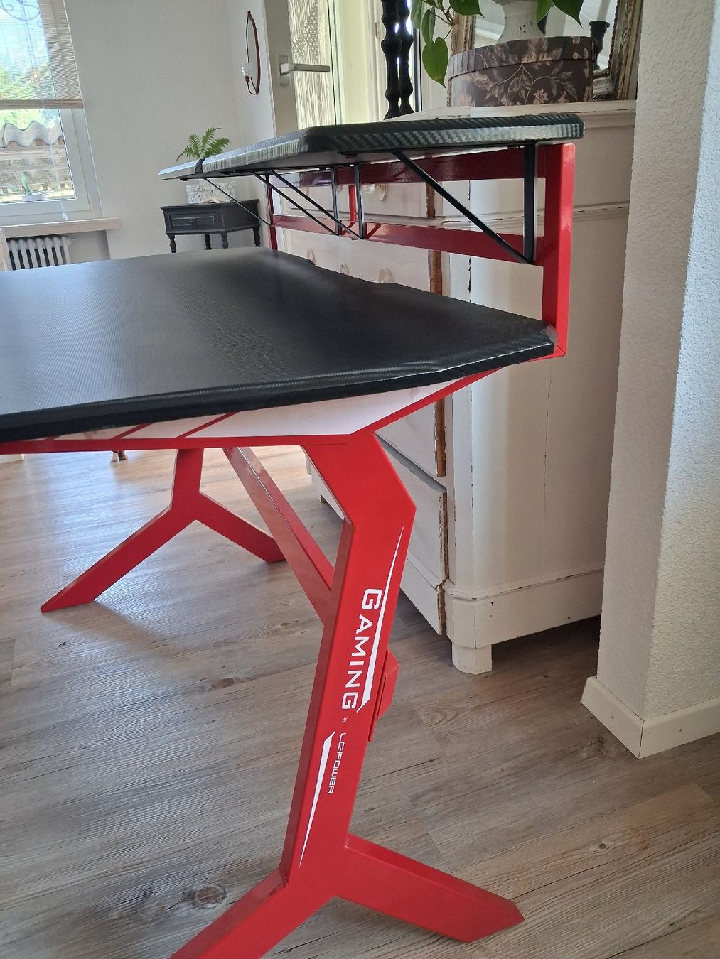 Scrivanie: Büro oder Gaming Tisch – Usato da Gurzelen venduto da Boutique 1