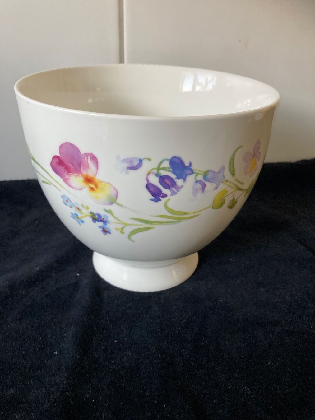 Schalen: Hübsche Schüssel mit Blumen-Motiv – Gebraucht aus Zürich von Chaeffeler