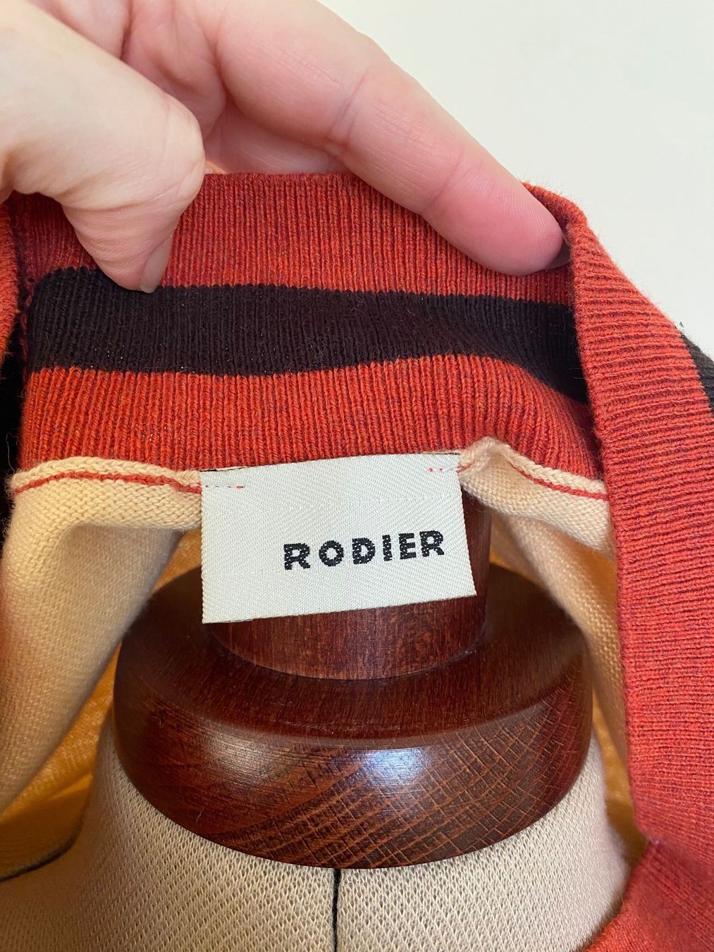 Maglioni & Felpe: Pull léger Rodier vintage taille 38 – Usato da Basel venduto da Maria-Alexa 3