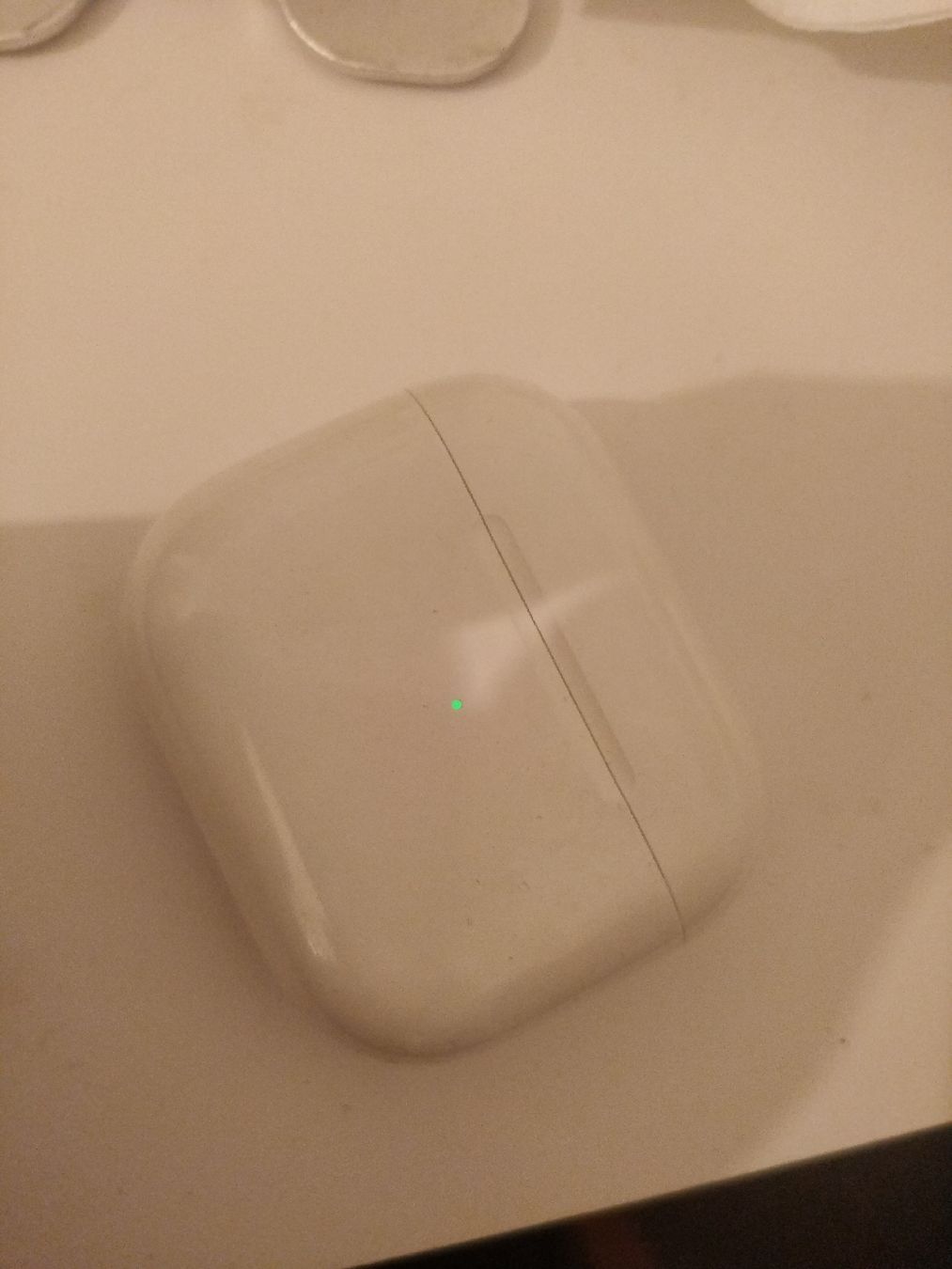 Apple Cuffie: Ladecase Airpods A2566 (3rd Generation) – Usato da Flawil venduto da rcnkr 1