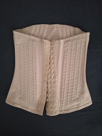 Klassische, beige Formwäsche/Taillenformer - Vintage Look!
